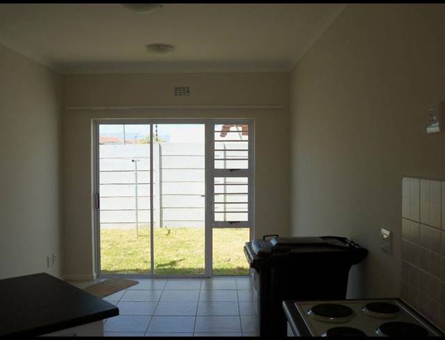 2 BEDROOM TOWNHOUSE FOR SALE IN STELLENDALE